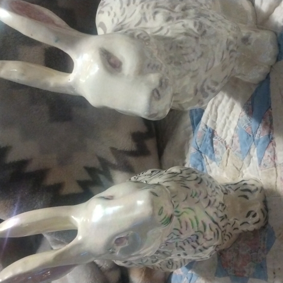 Pair of Ceramic bunnies - Picture 1 of 8